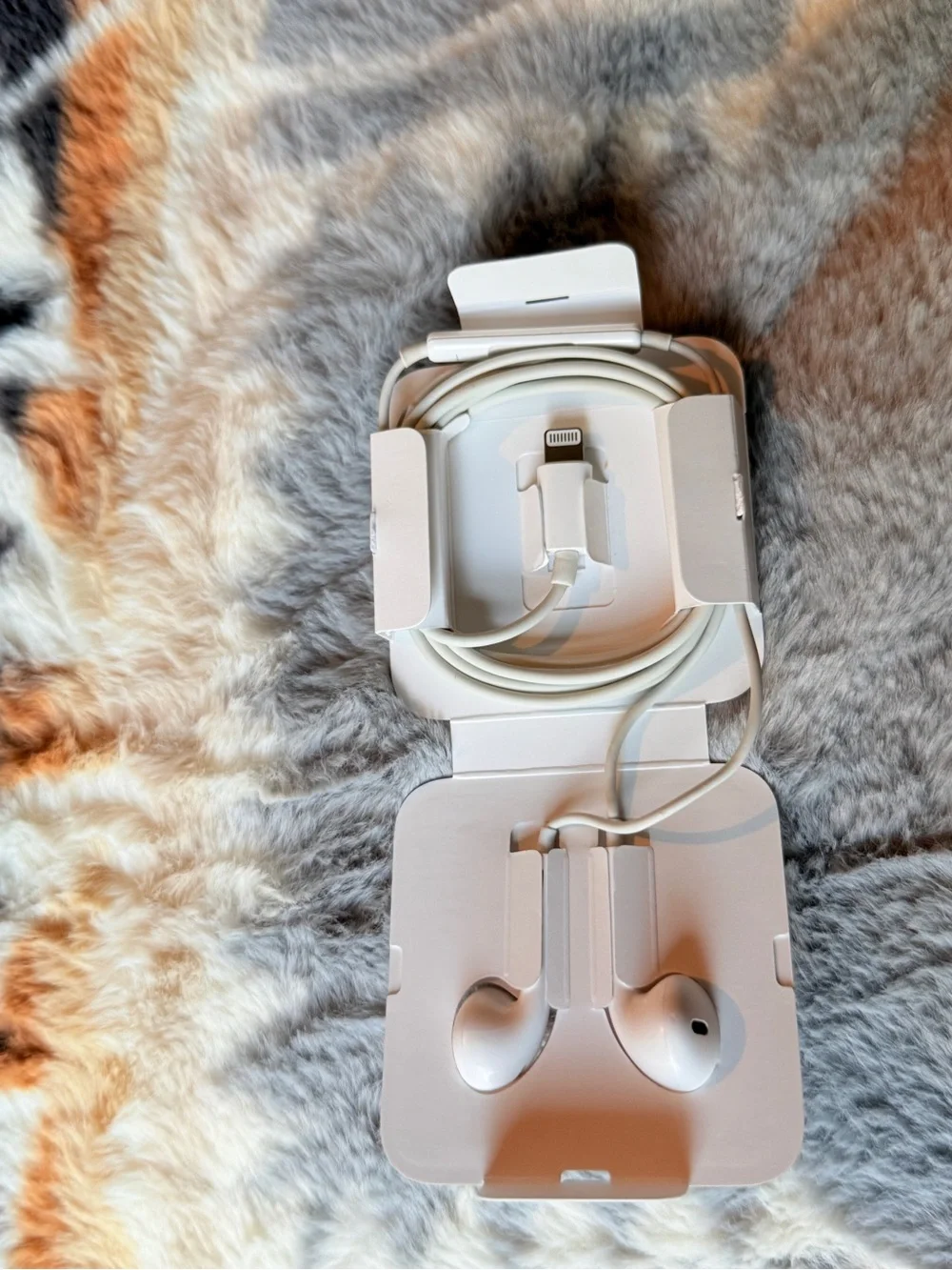 Apple genuine earpods